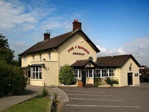 The Fox & Hounds Ξενοδοχείο Σουίντον Εξωτερικό φωτογραφία
